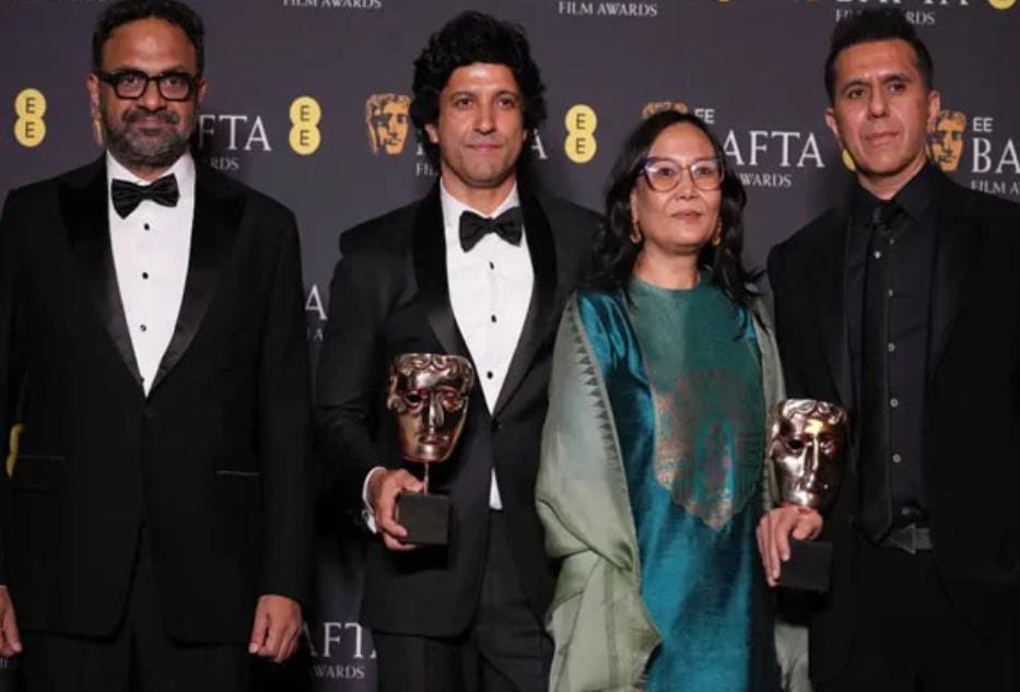 বিবাহ বার্ষিকীর দিন চরম প্রাপ্তি , BAFTA - র মঞ্চে হলিউডকে টেক্কা দিয়ে সেরার মুকুট ফারহানের মাথায়