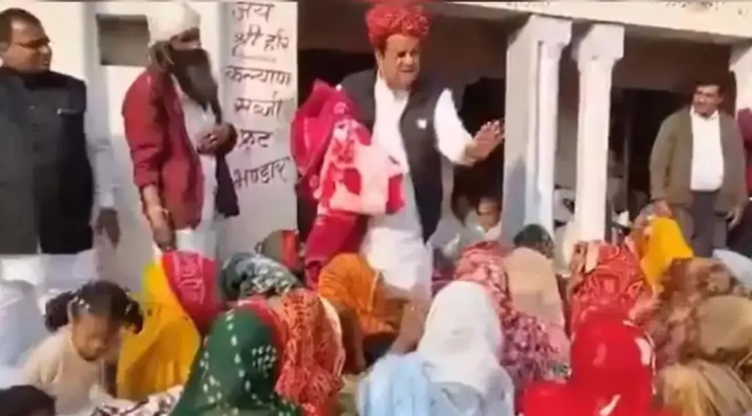 কম্বল বিতরণ নিয়ে রাজনীতি, মহিলা মুসলিম জানতে পেরেই বেজায় চটলেন বিজেপি নেতা