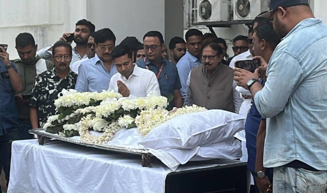 এক যুগের অবসান, মুকুল রায়ের প্রয়াণে শ্মশানে অভিষেক সহ তৃণমূলের শীর্ষ নেতৃত্ব