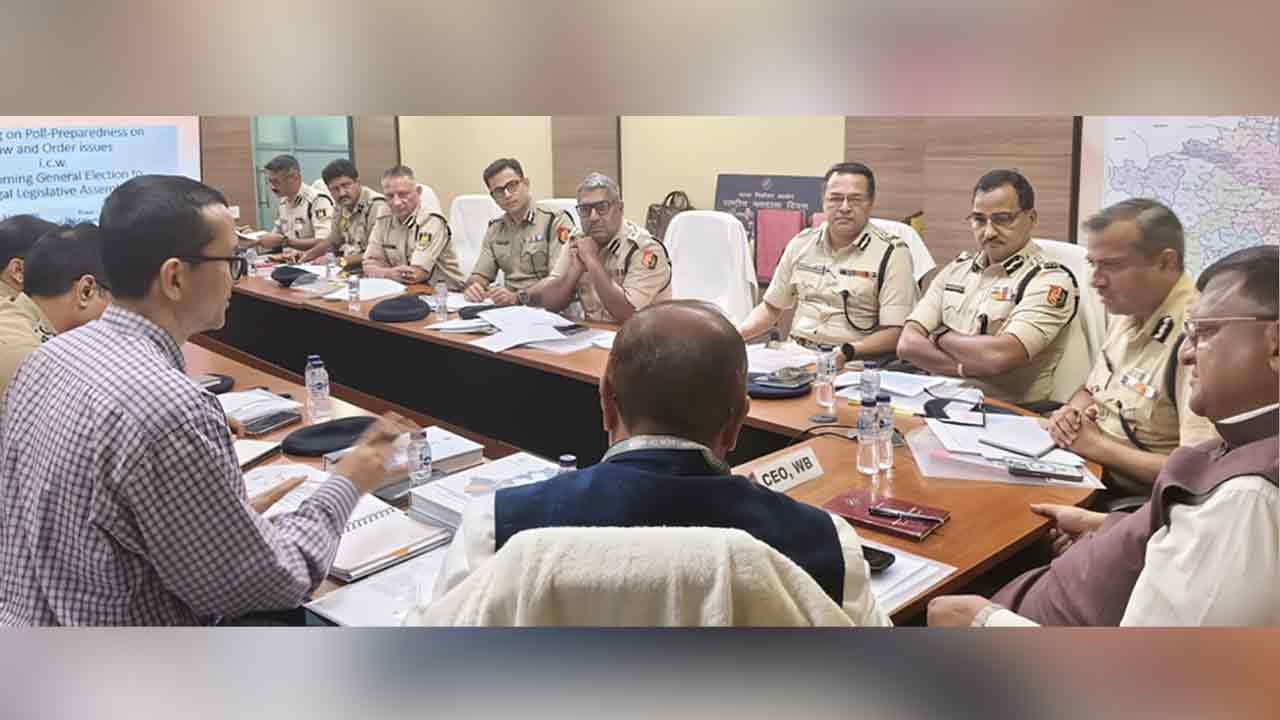 কেন্দ্রীয় বাহিনী এলে বসিয়ে রাখা যাবে না , আইনশৃঙ্খলা নিয়ে কড়া বার্তা কমিশনের