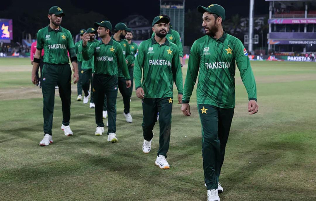 বিশ্বকাপের সুপার ৮ পর্বে শুধুই অঙ্ক , হারের পরও সেমিতে যাওয়ার দৌড়ে টিকে পাকিস্তান