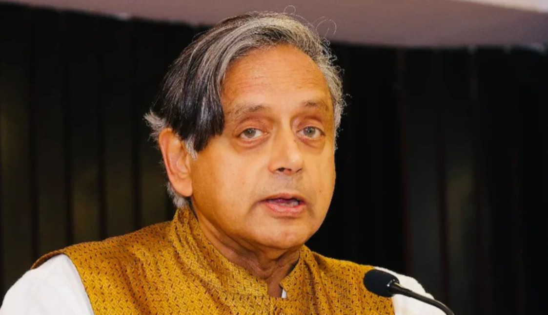 “কোনও প্রকল্প দেয় না অথচ কেরলের নামবদলের প্রস্তাবে সায়”, কেন্দ্রকে কটাক্ষ শশী থারুর