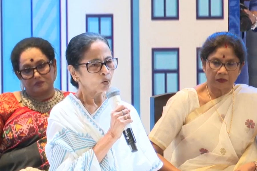 689dc2db9a799_Mamata-Banerjee-1