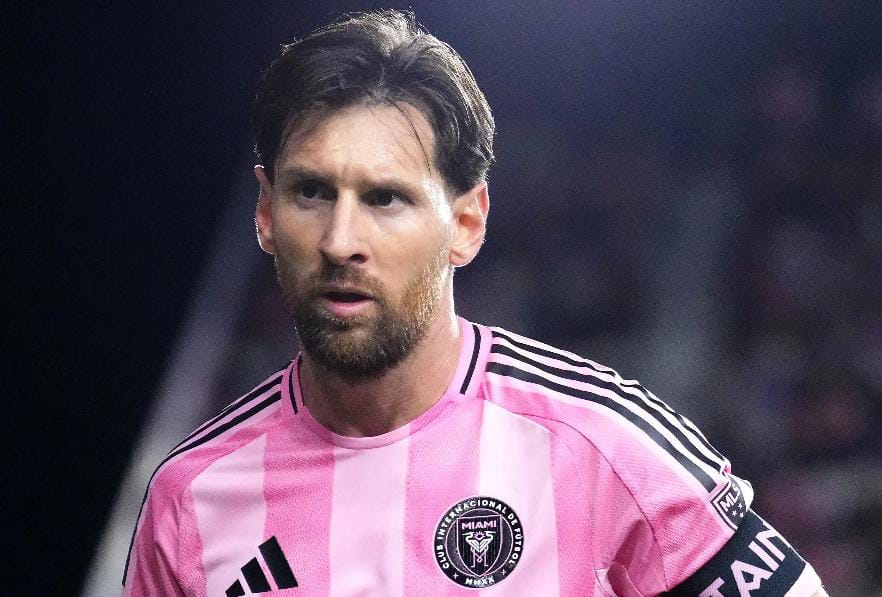 ইংরেজি না জানায় খ্যাতনামীরা উপেক্ষা করেছে , আক্ষেপ লিও মেসির