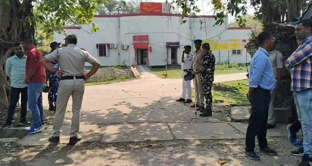 আদালতের পর এবার ব্যারাকপুর হেড পোস্ট অফিসে বোমাতঙ্ক , তল্লাশি অভিযান পুলিশের