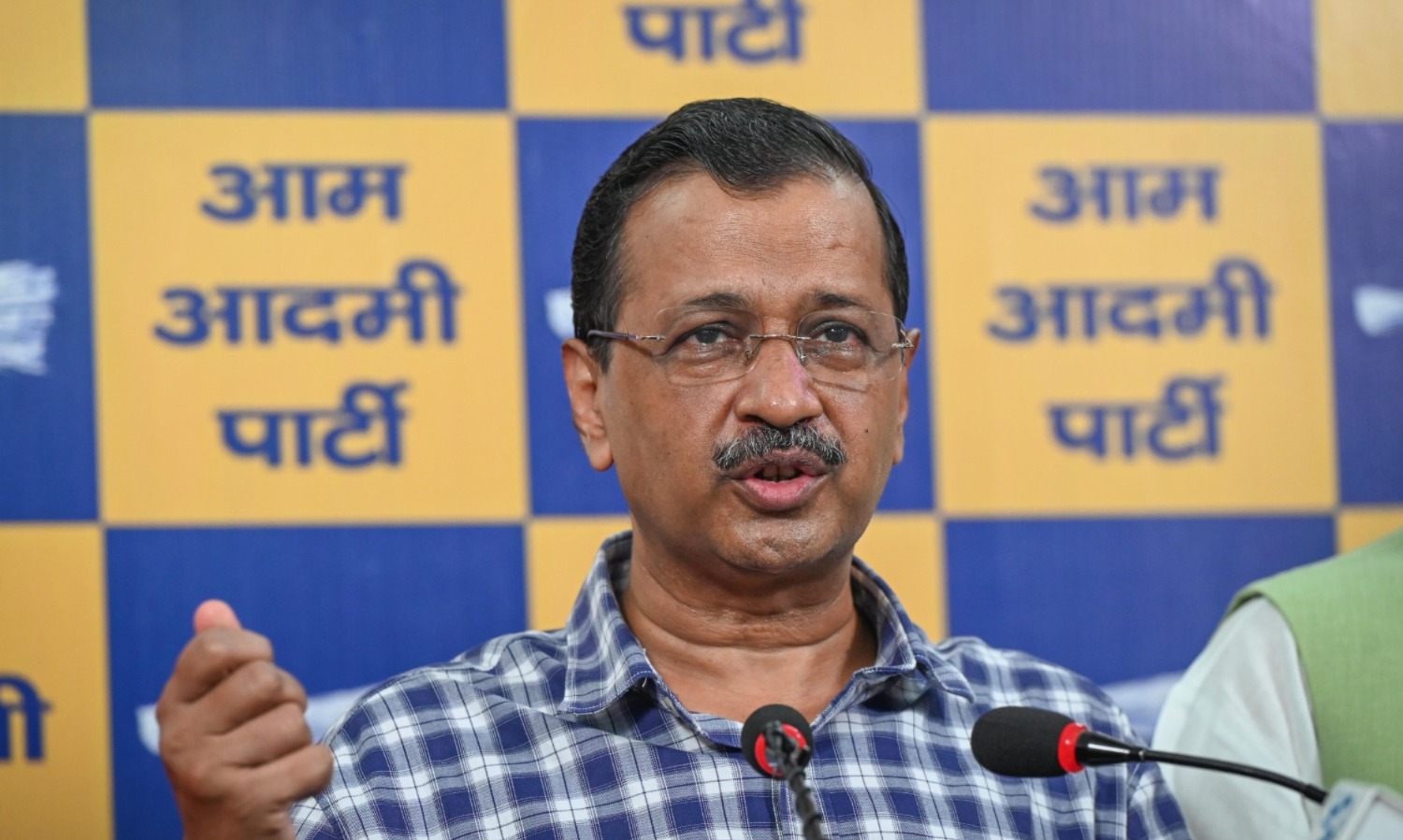 “বিজেপি ১০ টির বেশি আসন পেলে রাজনীতি ছেড়ে দেব”, আবগারি দুর্নীতি মামলায় মুক্তি পেয়েই হুঙ্কার কেজরির