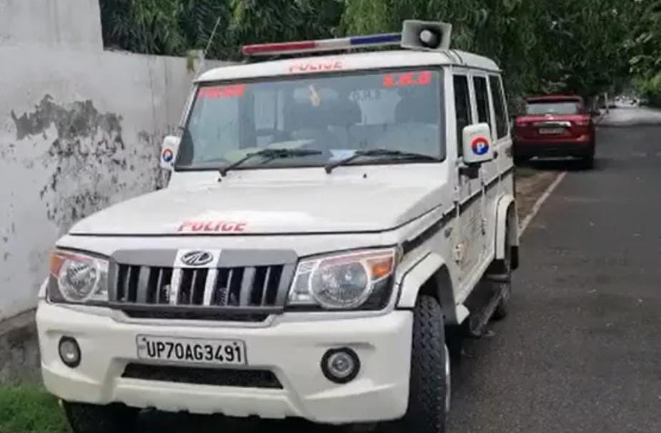 অন্য মহিলাকে বিয়ের চেষ্টা , লিভ ইন সঙ্গীর যৌনাঙ্গ কেটে পালাল যুবতী