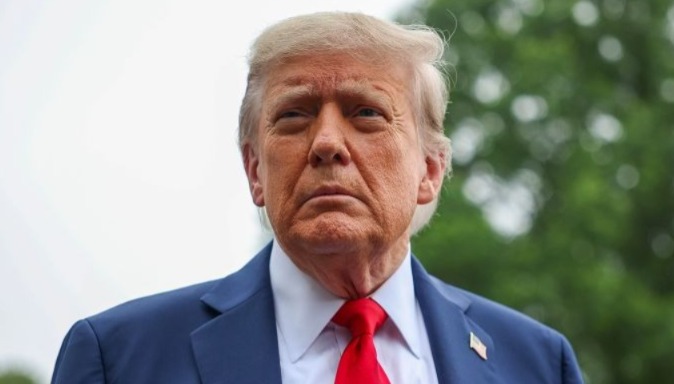 “হামলা না থামালে ভয়ঙ্কর ভবিষ্যৎ হবে ইরানের”, হুঁশিয়ারি ট্রাম্পের