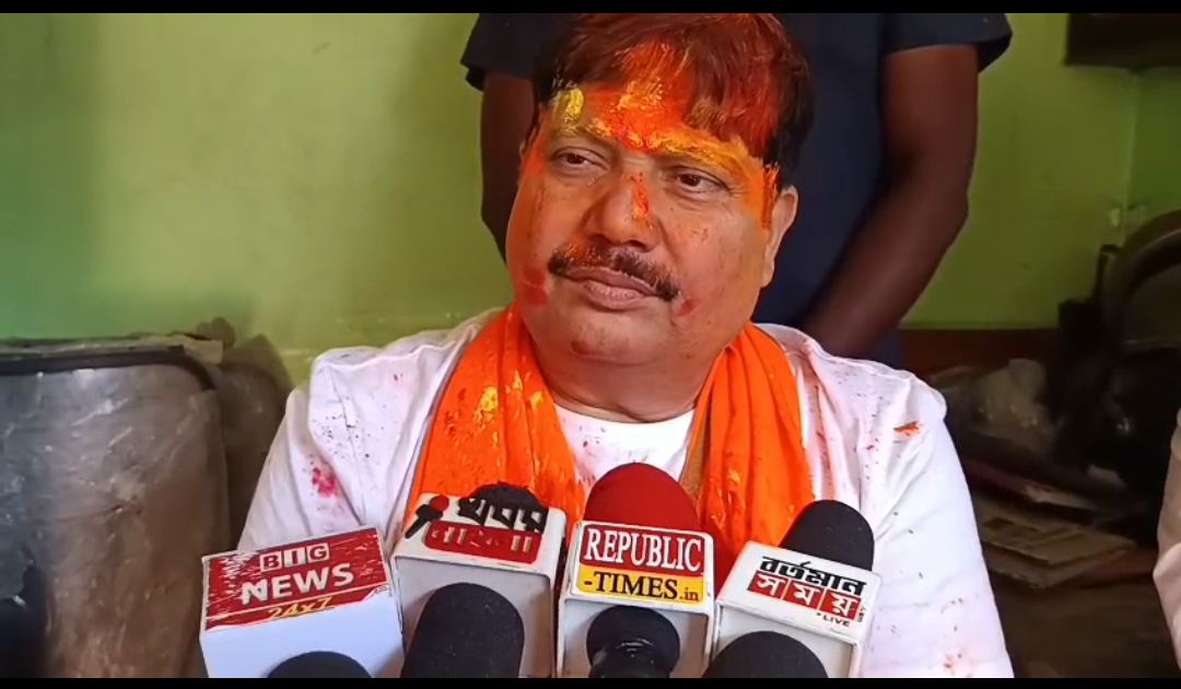 ২৬ এর নির্বাচনে মমতা ব্যানার্জির বিসর্জন হবে , দোল উৎসবে মুখ্যমন্ত্রীকে নিশানা অর্জুন সিংয়ের