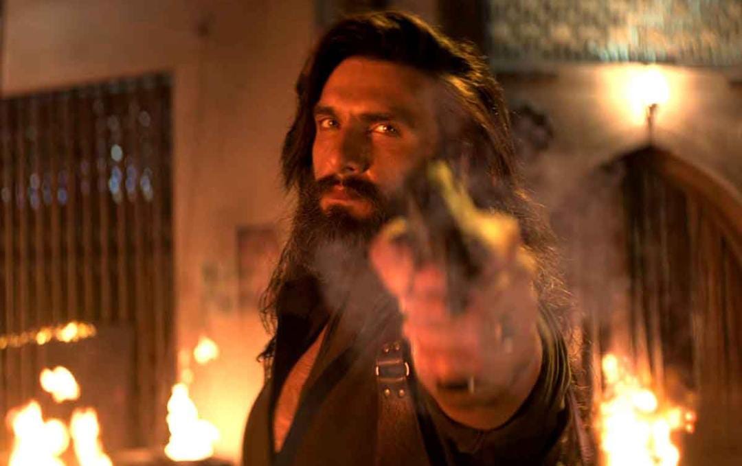 এবার আরও ভয়ঙ্কর হামজার মিশন , মারকাটারি অ্যাকশন নিয়ে প্রকাশ্যে ধুরন্ধর ২ - এর ট্রেলার