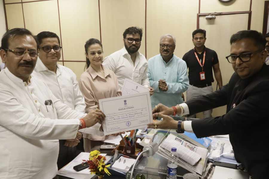 রাজ্যসভায় তৃণমূলের দাপট , বিনা প্রতিদ্বন্দ্বিতায় সাংসদ নির্বাচিত হলেন বাবুল - কোয়েল