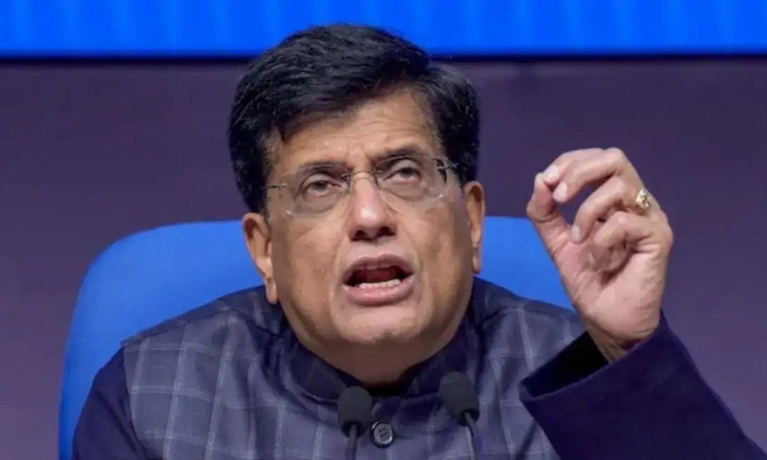 “বিকল্প পথে ৪০ টি দেশ থেকে তেল আসছে”, ঘোষণা কেন্দ্রীয় বাণিজ্যমন্ত্রীর