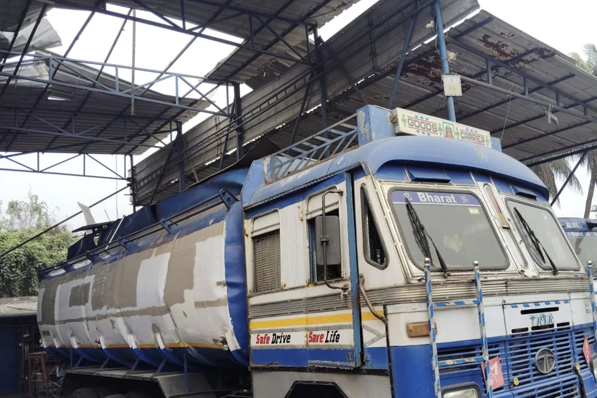 বজবজে তেলের ট্যাঙ্কারে ভয়াবহ বিস্ফোরণ , ঝলসে মৃত ১