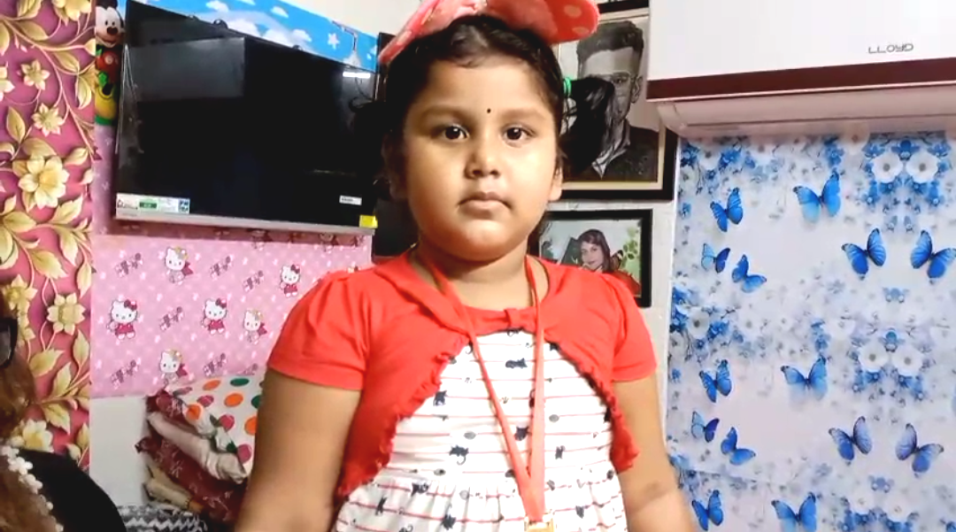 স্কুলের গণ্ডি ছোঁয়ার আগেই বিশ্বজয়! আন্তর্জাতিক ইংরেজি মেধা অন্বেষণে লক্ষাধিক শিশুকে টেক্কা গয়েশপুরের দেবালিকার