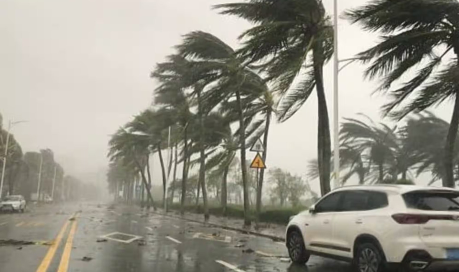 দক্ষিণবঙ্গের আকাশ রোদ ঝলমলে, উত্তরবঙ্গে বৃষ্টির পূর্বাভাস