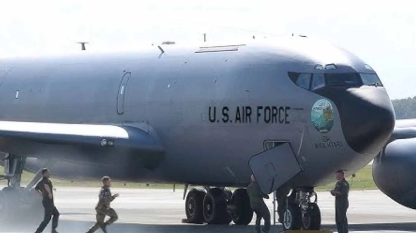 মার্কিন যুদ্ধবিমানে হামলা, ইরাকে ভেঙে পড়ল ‘কেসি-১৩৫’, দায় স্বীকার ইরানের বন্ধুর