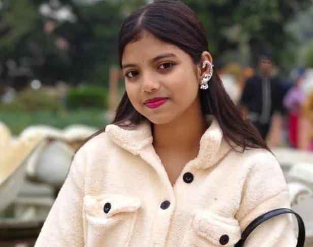 কেচ্ছা ফাঁস হতেই প্রেমিকাকে হুমকি , কিশোরীর মৃত্যুতে ব্যাপক চাঞ্চল্য কল্যাণীতে