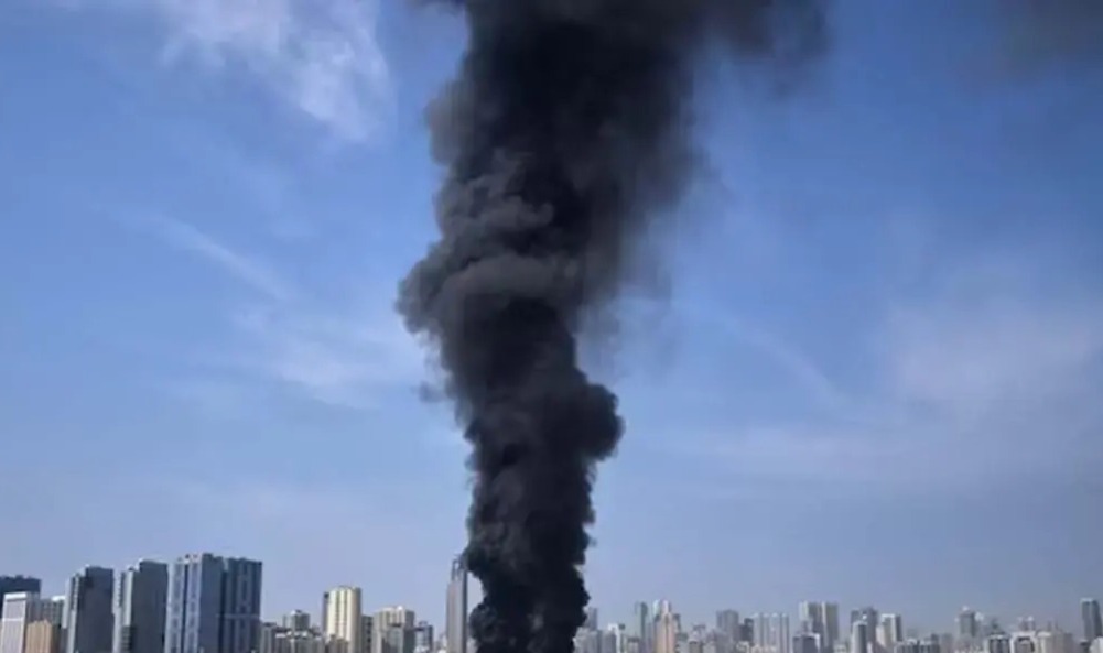 দোহায় মুহুর্মুহু বিস্ফোরণ, মিসাইল হামলা ইরানের