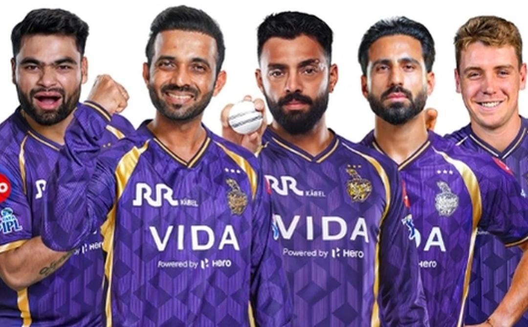 রণদামামা বেজেছে আইপিএলের , ঐতিহ্য সঙ্গে নিয়ে জার্সি উন্মোচন কলকাতার