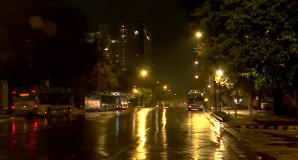 ভ্যাপসা গরমে স্বস্তি বৃষ্টি, কমলা সতর্কতা জারি দিল্লিতে