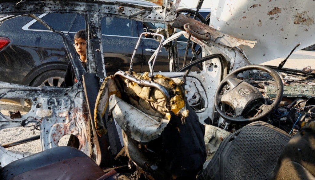যুদ্ধ বিধ্বস্ত গাজায় ফের হামলা ইজরায়েলের, মৃত ১২