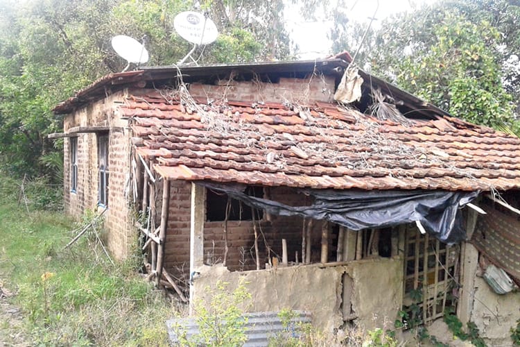 ১৫ বছরের বাকি ভাড়া , টালি খোলার অভিযোগ মালিকের