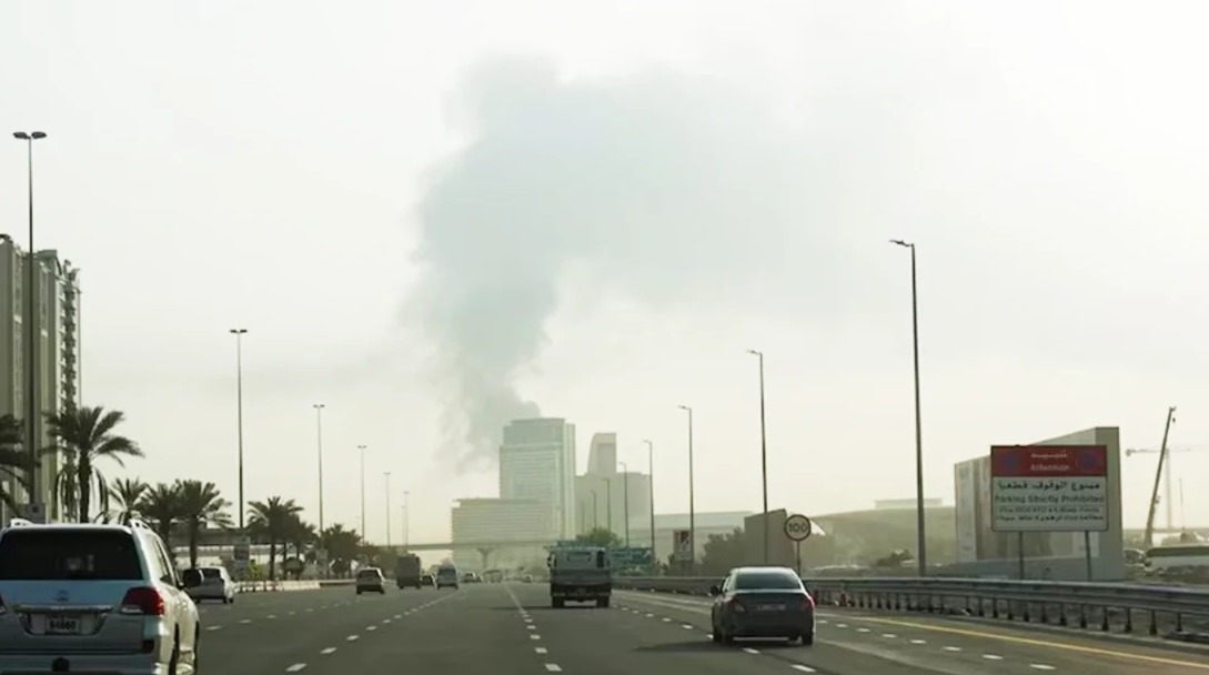 আবু ধাবির জনবসতিপূর্ণ এলাকায় মিসাইল হামলা ইরানের, মৃত ১