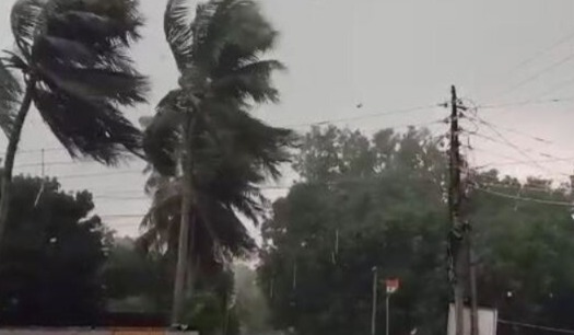 সোমে মরশুমের প্রথম কালবৈশাখী, মঙ্গলেও বৃষ্টির ভ্রূকুটি