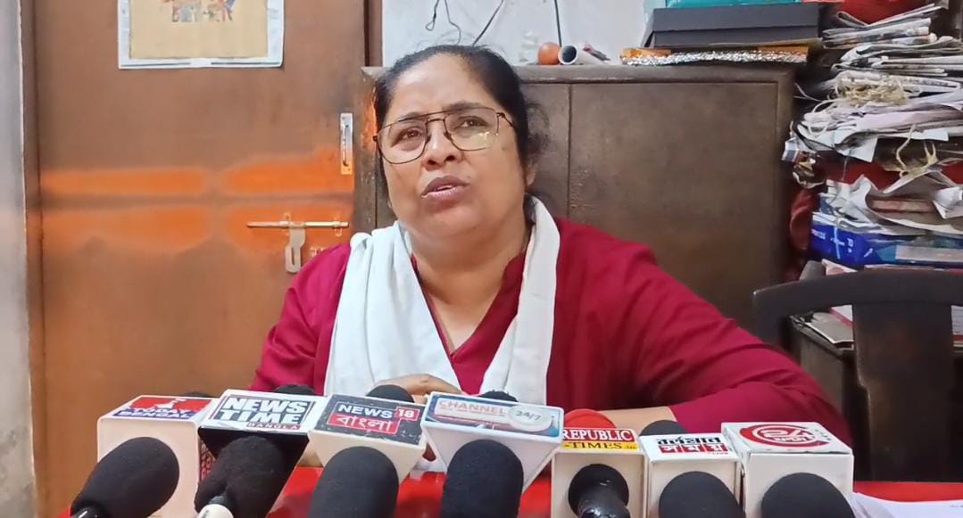 নোয়াপাড়ার শিক্ষা - স্বাস্থ্য - সংস্কৃতিকে বাঁচাতে হবে , ভোটের ময়দানে নেমেই বদলের আশায় নোয়াপাড়ার বামফ্রট প্রার্থী