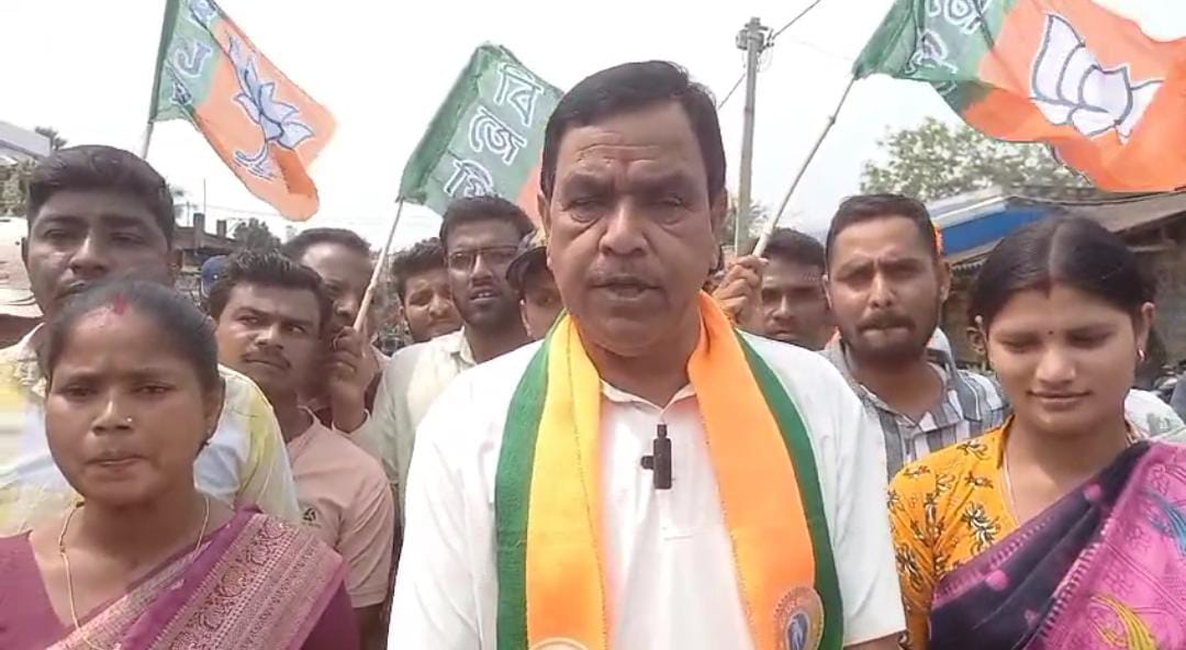 তৃণমূলকে বিসর্জন দেবই , ঢাক - ঢোল নিয়ে ভোটের ময়দানে বাঁকুড়া ওন্দার বিজেপি প্রার্থী