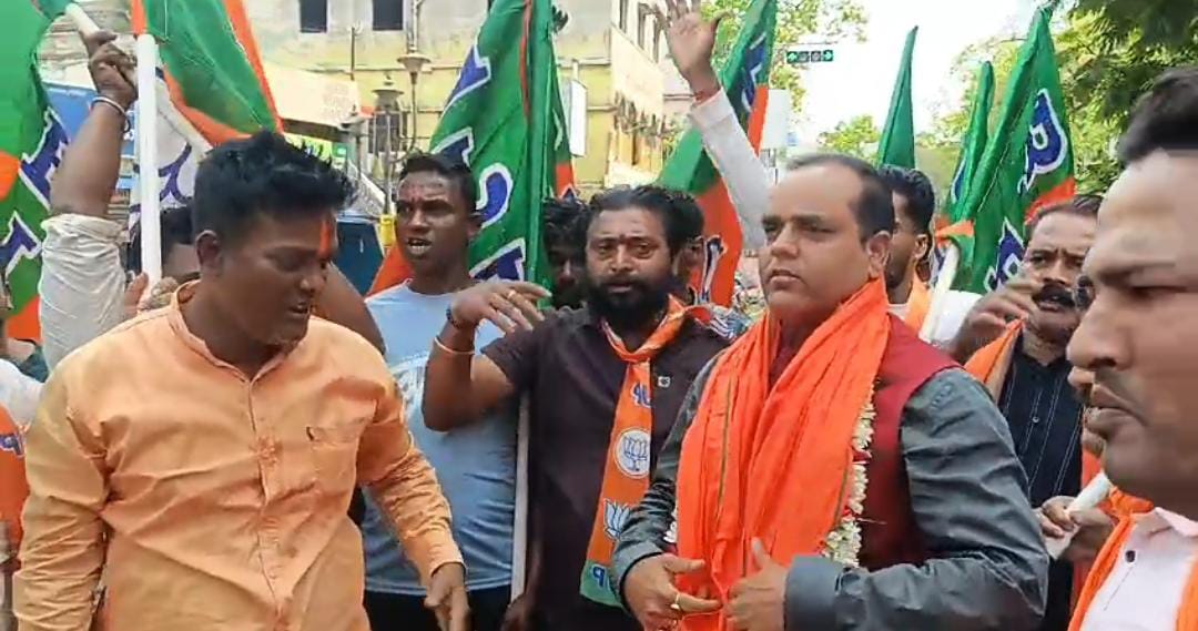 প্রার্থী ঘোষণার পর ঝাড়গ্রামে প্রচার ময়দানে বিজেপি , জয় নিয়ে আশাবাদী লক্ষ্মীকান্ত সাউ