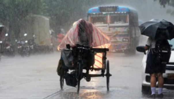 সপ্তাহ জুড়ে বজ্রবিদ্যুৎ সহ বৃষ্টির পূর্বাভাস বঙ্গে