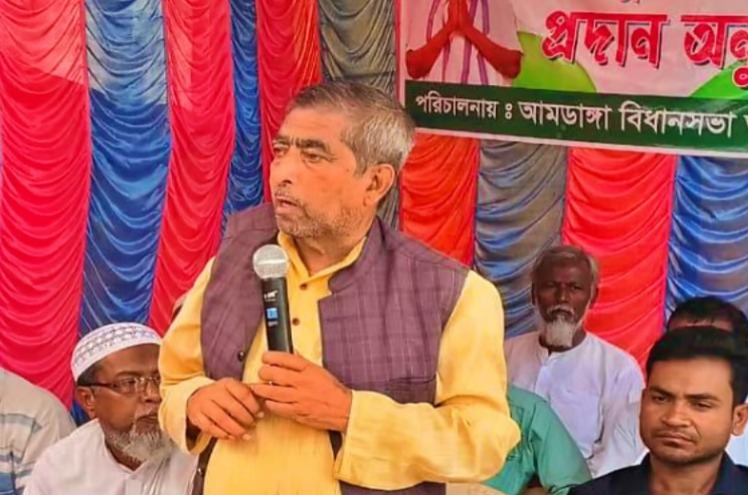 পছন্দ হয়নি প্রার্থী, আমডাঙায় বিক্ষোভ তৃণমূল কর্মীদের