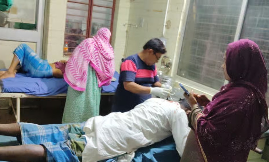 প্রার্থী তালিকা ঘোষণার পরই উত্তপ্ত মিনাখাঁ, তৃণমূলের গোষ্ঠী সংঘর্ষে আহত ৬