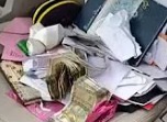 ভোটমুখী বাংলায় গাড়ি থেকে উদ্ধার তাড়া তাড়া নোটের বান্ডিল, তদন্তে পুলিশ