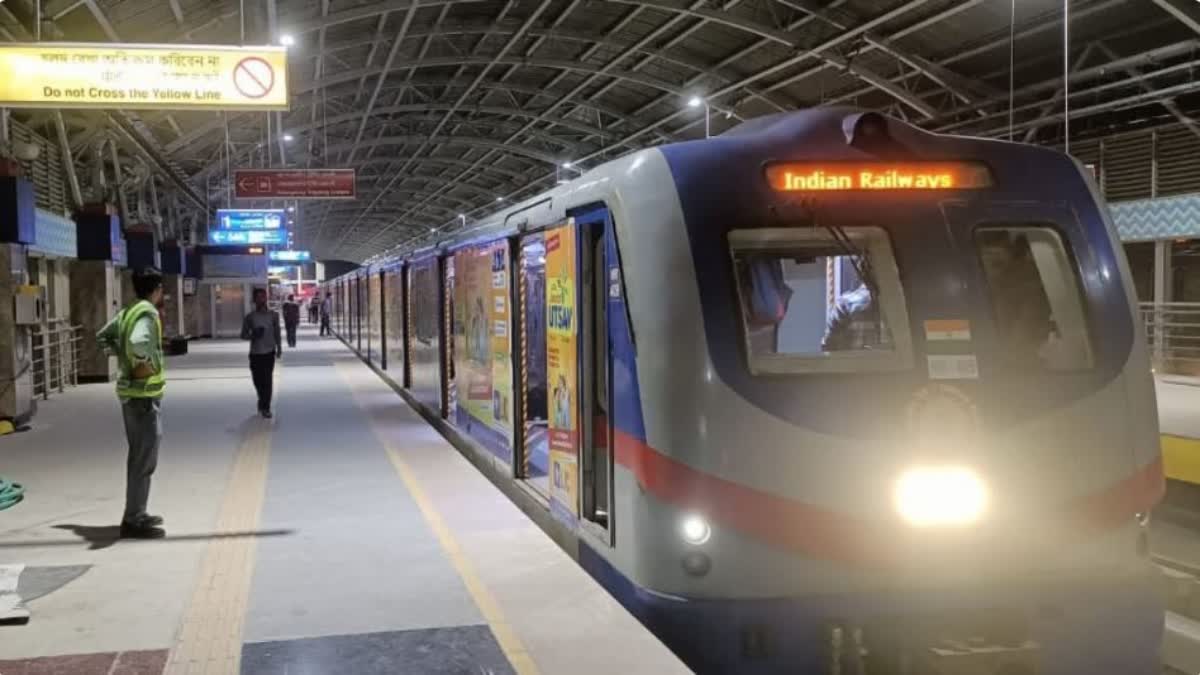 দুর্গাপুজোর মুখে বড় ধাক্কা, আর মিলবে না রাতের শেষ মেট্রো