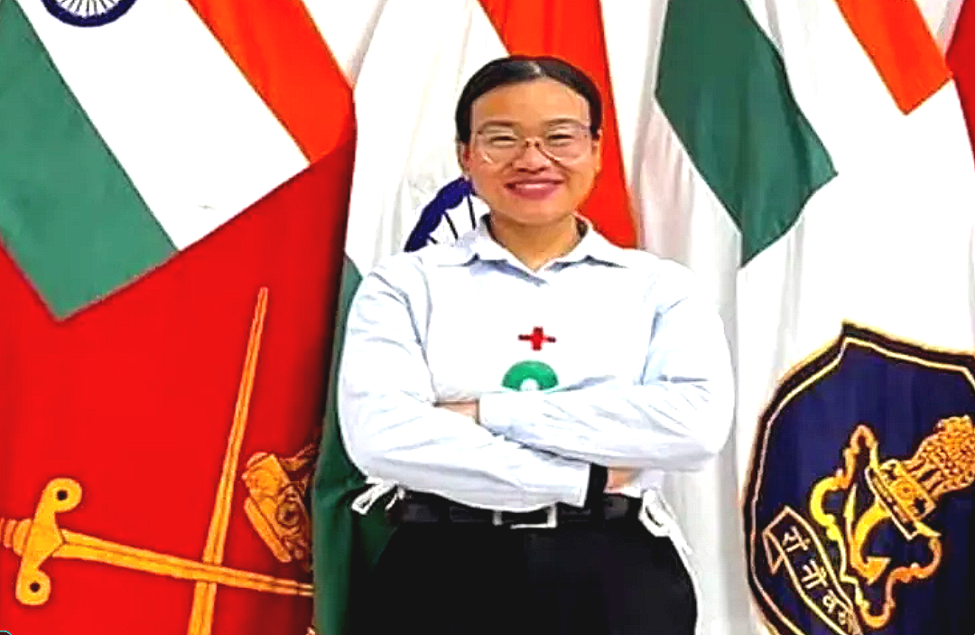 পরিশ্রম আর শৃঙ্খলাই সাফল্যের চাবিকাঠি! UPSC-তে AIR-44, ভারতীয় সেনায় যোগ দিতে চলেছেন শিলিগুড়ির রূপশিখা