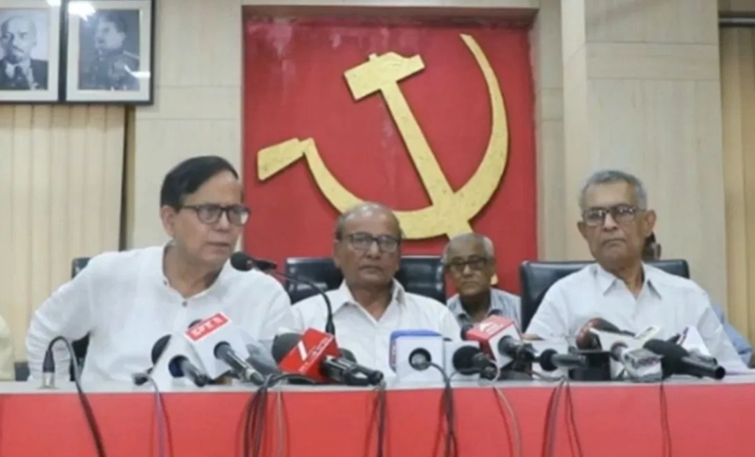 দ্বিতীয় দফায় ৩২ আসনে প্রার্থী ঘোষণা সিপিএমের, তালিকায় নেই সেলিম-শতরূপ