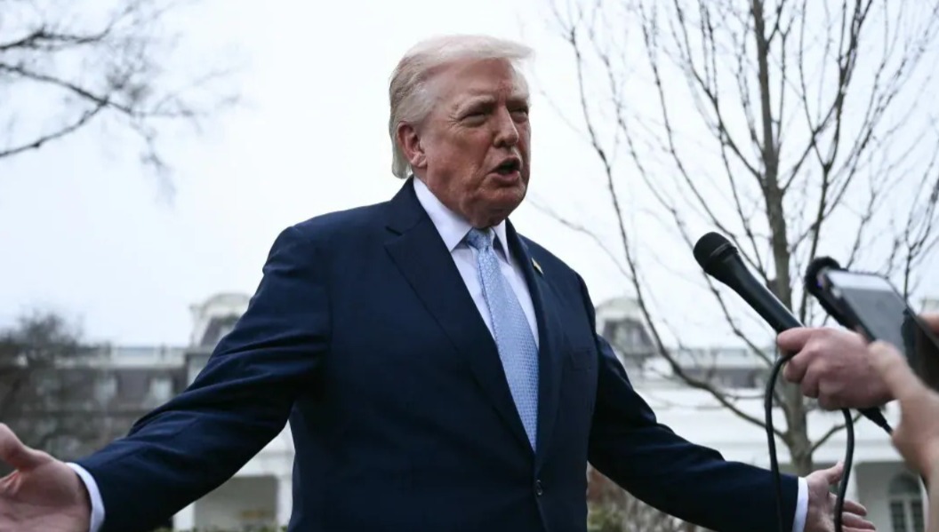 “বিপর্যস্ত ইরান, জয় শুধু সময়ের অপেক্ষা”, যুদ্ধ থামাতে নারাজ ট্রাম্প