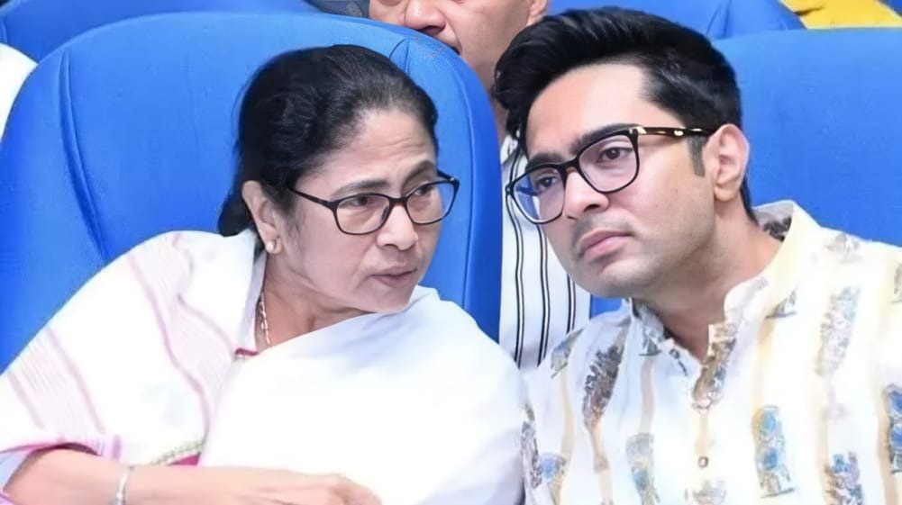 ভোটের কাউন্টডাউন শুরু , রাজ্যের দুই প্রান্তে প্রচারে নামছে মমতা - অভিষেক