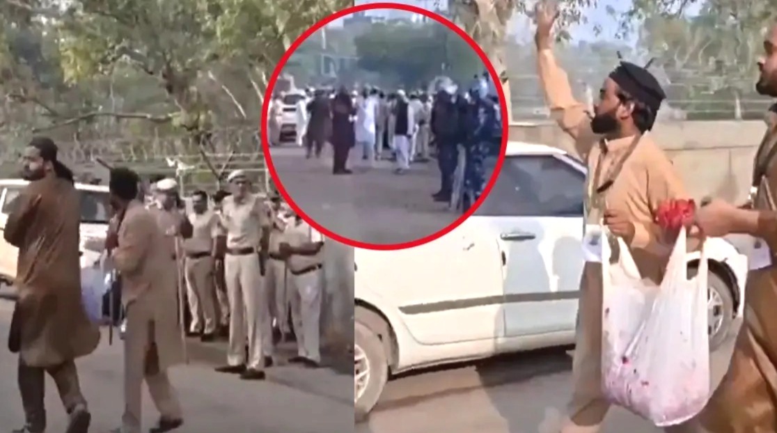 ঈদে ‘খুন কি হোলি’র হুমকি, পুলিশের ওপর গোলাপের পাপড়ি ছিটিয়ে কৃতজ্ঞতা প্রকাশ উত্তম নগরের মুসলমানদের