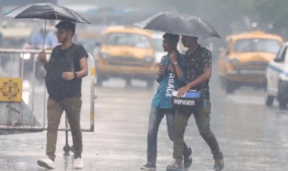রবিতে রাজ্যজুড়ে বিক্ষিপ্তভাবে বৃষ্টির সম্ভাবনা