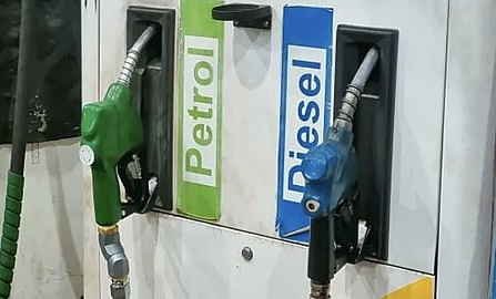 মধ্যপ্রাচ্যের যুদ্ধের আঁচ শ্রীলঙ্কায়, পেট্রলের দাম বাড়ল ৮১ টাকা