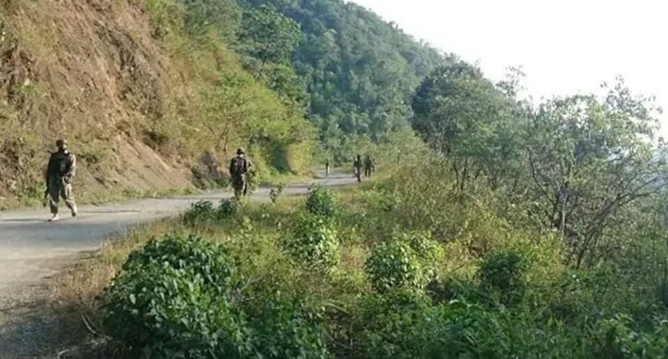 ভোটের মুখে অসমে পুলিশ কমান্ডোদের ক্যাম্পে জঙ্গি হামলা , আহত ৪