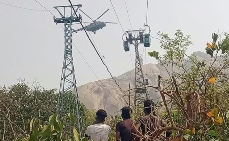 মাঝপথে রোপওয়ে ছিঁড়ে মর্মান্তিক দুর্ঘটনা ছত্তিশগড়ে , মৃত ১ , আহত ৭