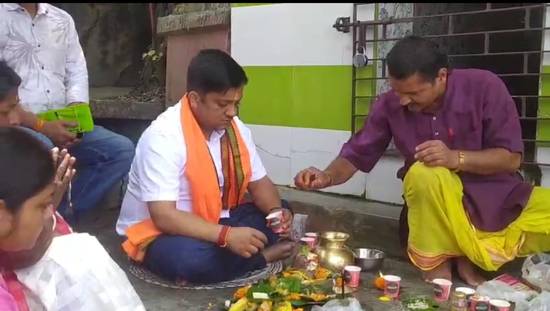 ভগবানেও অধিকার শুধু তৃণমূলের , রামমন্দির করেও পুজো দিতে পারল না বিজেপি প্রার্থী