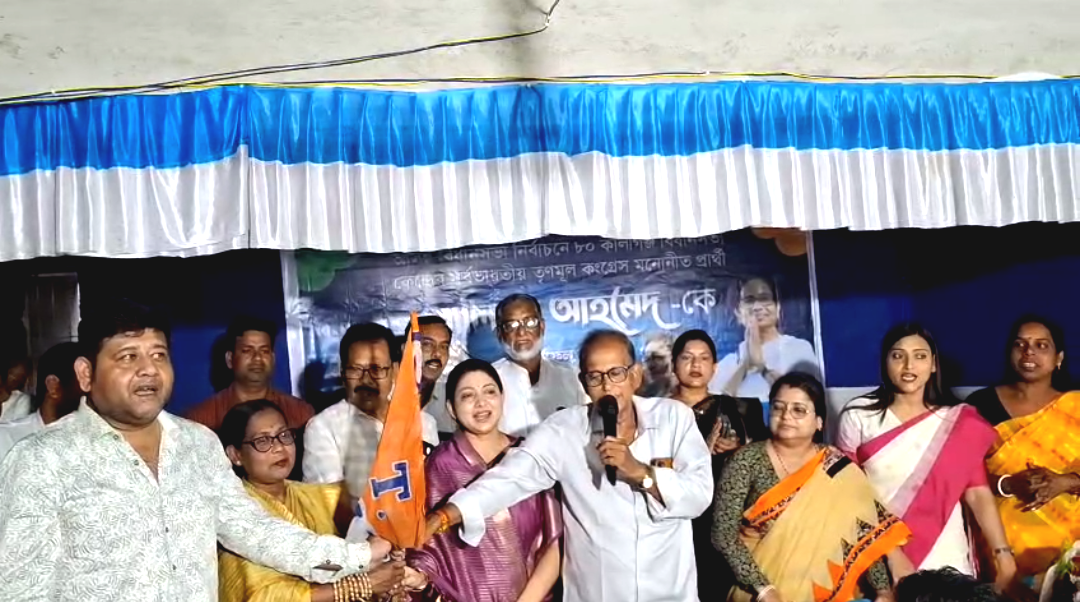 ২৬-এও ভারী মমতাময়ী, বিরোধী হবে ধরাশায়ী , কবিতা পাঠ করে হুমায়ুন শিবির ত্যাগ করে ঘাসফুলে কবিতা তালুকদার