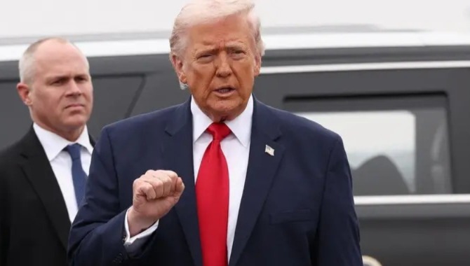 ৫ দিনের জন্য ইরানের জ্বালানি পরিকাঠামোয় হামলা নয়, ঘোষণা ট্রাম্পের