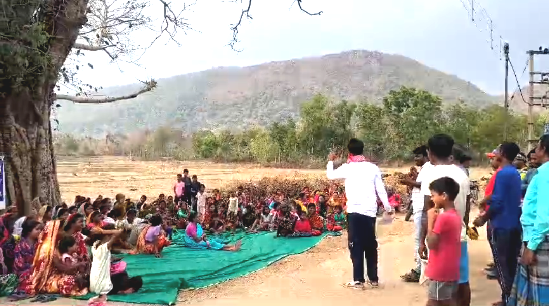 নো রোড, নো ভোট , প্রশাসনের দরজায় দরজায় ঘুরে ক্লান্ত হয়ে নির্বাচনের মুখে বড়সড় সিদ্ধান্ত গ্রামবাসীদের