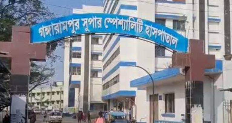 থানার সামনে তৃণমূল কর্মীকে গুলি , ভোটের মুখে উত্তাল গঙ্গারামপুর